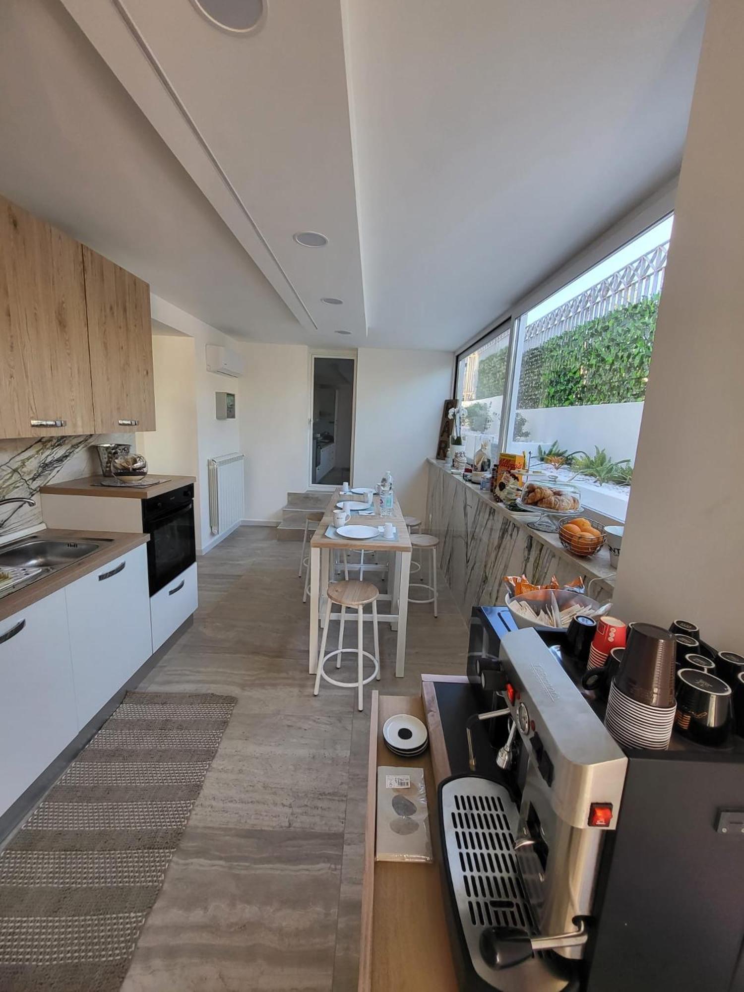 My Place B&B Карини Экстерьер фото